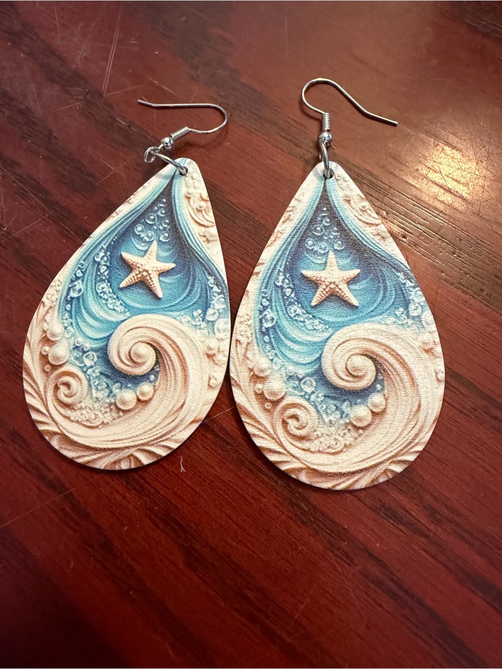 ✴️New✴️Teardrop Starfish Wave Earrings ($2.00)